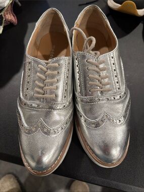 Madden Girl Metallic Silver Wingtip Lace-Up Flats